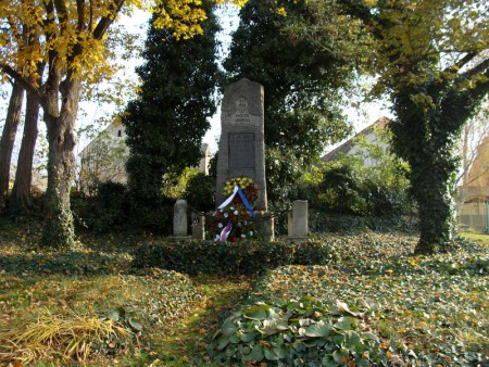 Pomník padlým hasičům